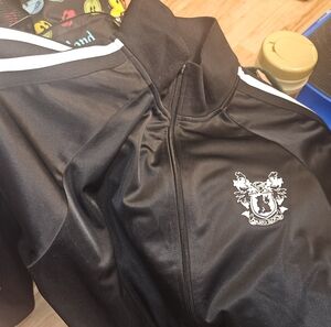 Hard Rock Cafe Black Zipup Track Jacket Men's Size Large. Side Pockets.